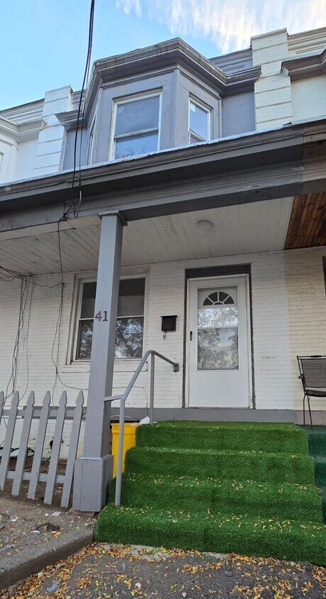 Primary Photo - 41 Wilkinson Pl