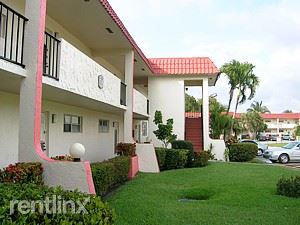 Building Photo - 9511 N Hollybrook Lake Dr