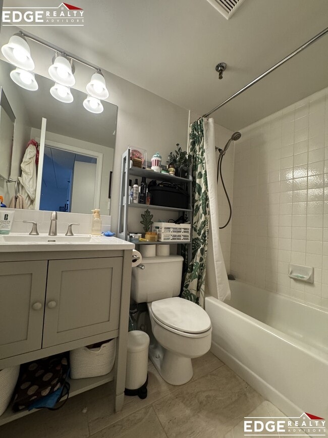 Photo - 1933 Commonwealth Ave Apartment