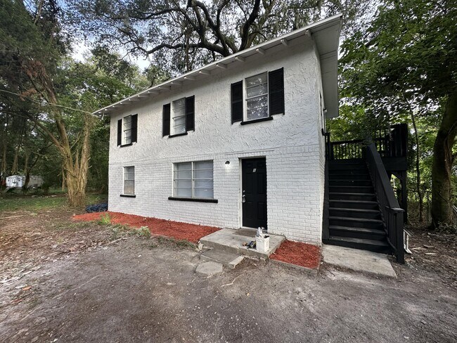 Building Photo - 1415 Lila Ave