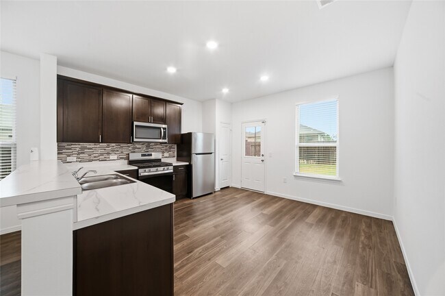 Foto del edificio - 16306 Fontana Ct