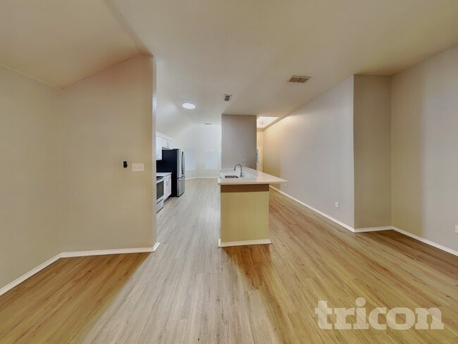 Building Photo - 1658 Wildflower Dr