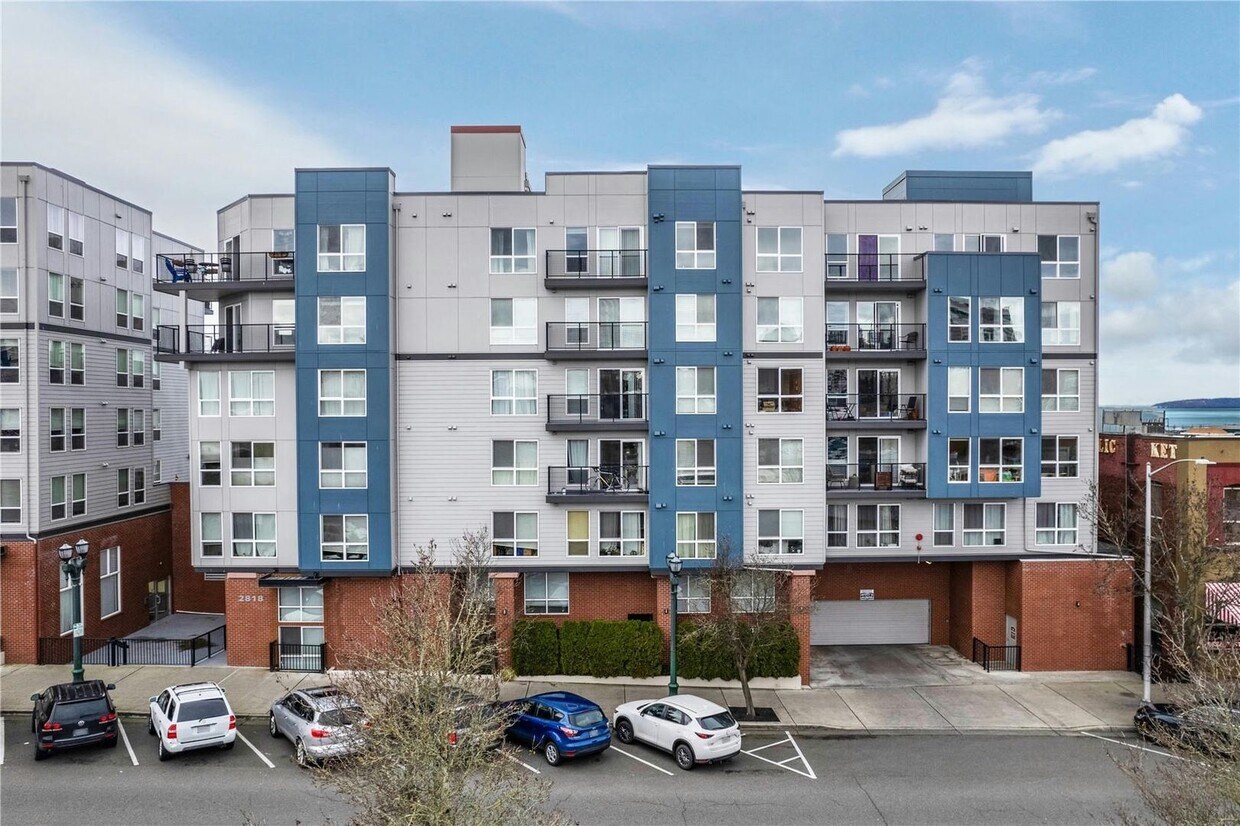 Foto principal - Cozy & Bright 2BD/2BTH Condo for Lease in ...