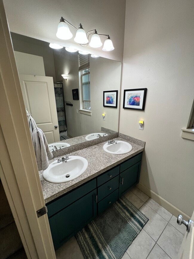 Foto del edificio - 3816 Winslow Pl N