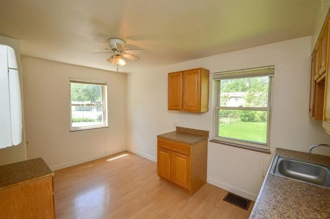 Building Photo - 6921 Pin Oak Drive