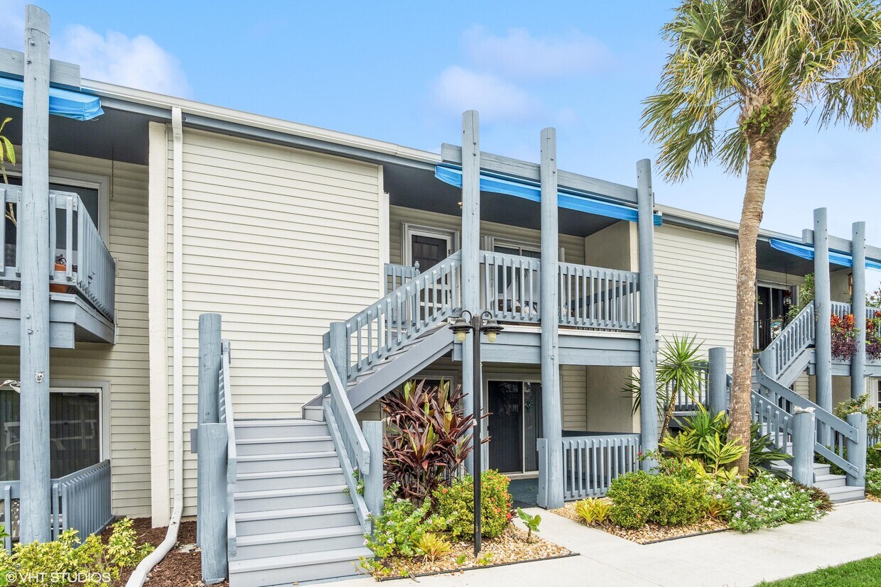 Foto principal - 1637 NE Nautical Pl