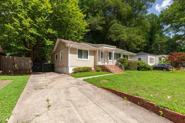 Building Photo - Spacious 3 beds & 3 Full Baths in Woodland...