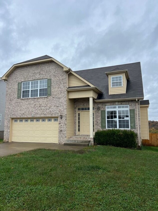 Newly Renovated 4BR/3.5BA w/ a fe... House Rental in