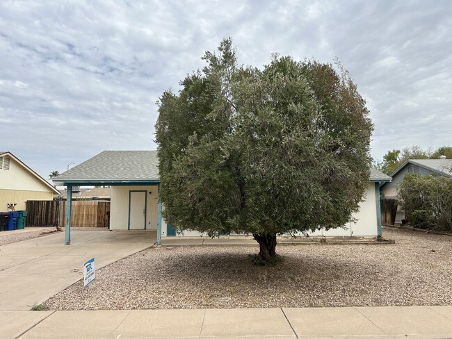 Building Photo - 2060 W Peralta Ave