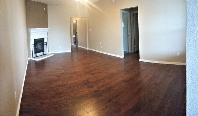 Foto del edificio - 6363 Freshwater Ln