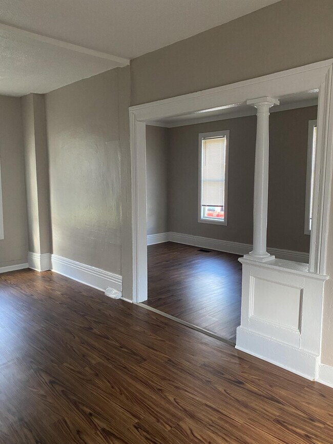 Building Photo - 127 Clifford Ave