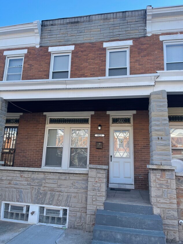 Primary Photo - 923 N Linwood Ave