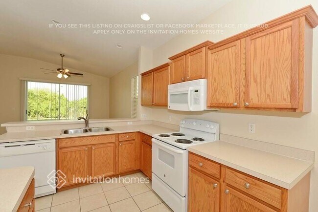 Foto del edificio - 8716 Sandy Plains Dr