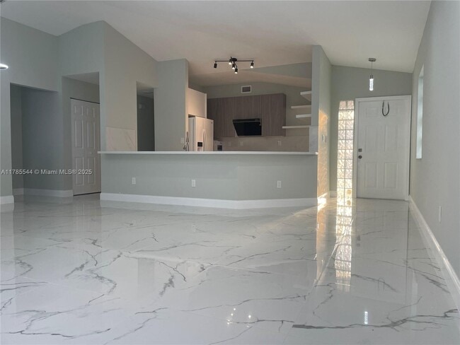 Foto del edificio - 1775 NW 166th Ave