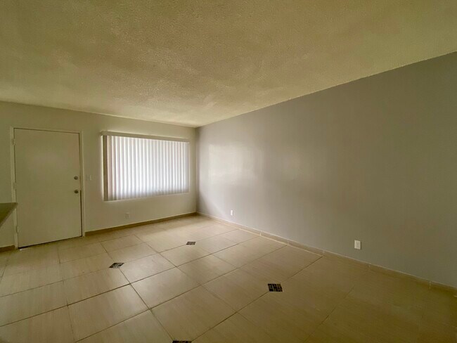 Foto del edificio - 12750 Venice Blvd