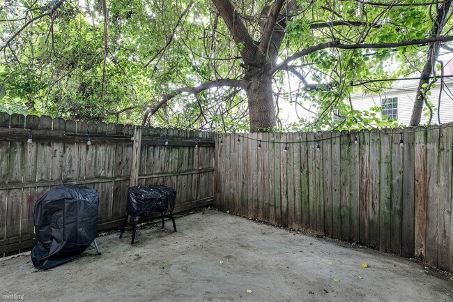 Building Photo - 3 br, 2 bath Duplex - 1734 N GRATZ ST Unit 1