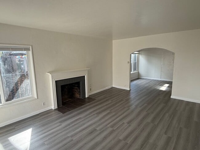 Photo - 317 45th St Apartment