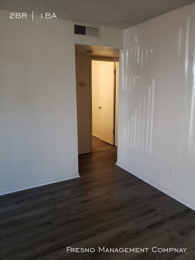 Building Photo - 2 bedroom in Fresno CA 93727