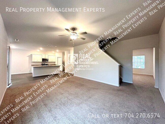 Building Photo - Amazing 4BR/2.5BA Home in Charlotte!