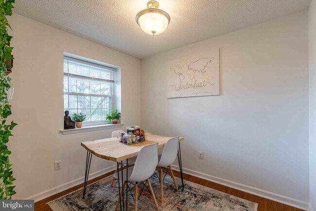 Foto del edificio - 3307 Valley Dr