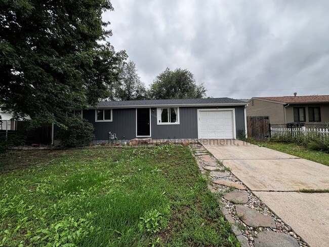 Cozy and Updated 3 Bedroom House in Stratm... - Cozy and Updated 3 Bedroom House in Stratm...