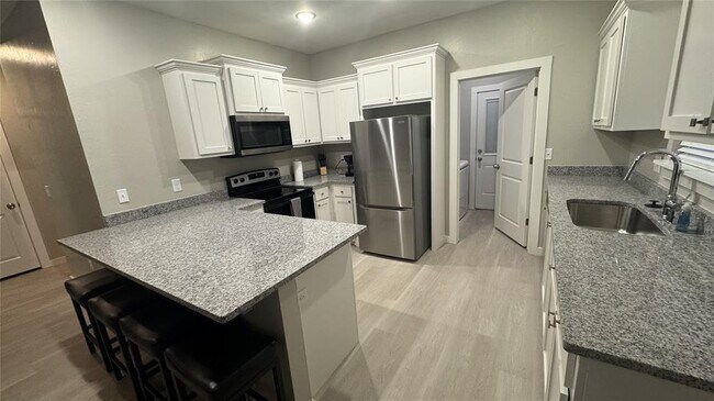 Foto del edificio - 116 Sterling Dr