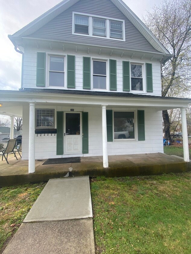 Primary Photo - 224 Millville Ave
