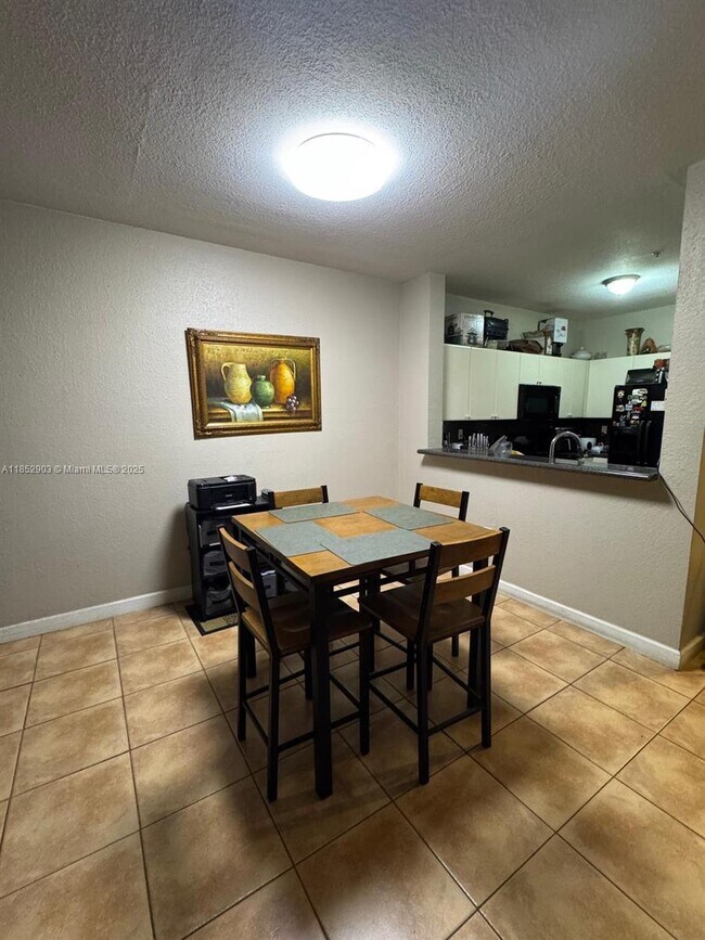 Foto del edificio - 7060 NW 177th St