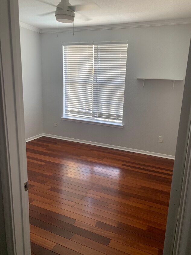 Foto principal - 860 N Orange Ave