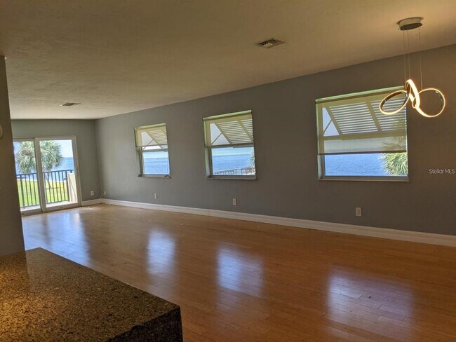 Building Photo - 4660 Ocean Blvd