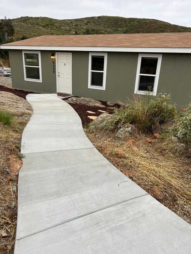 Building Photo - MONTEMAR DUPLEX