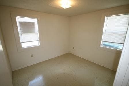 Building Photo - 2302 Rose Dr