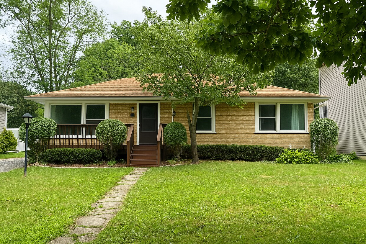 Foto principal - 127 S Forest Ave