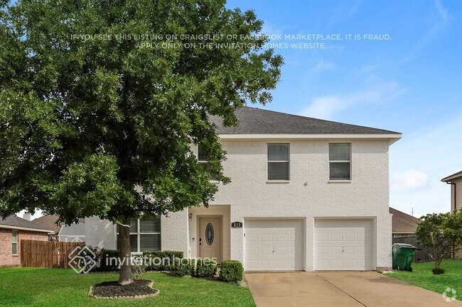 Building Photo - 215 Equestrian Dr