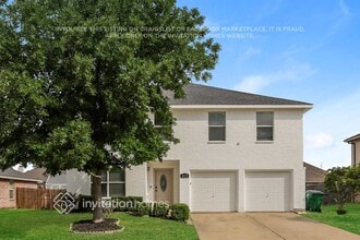 Building Photo - 215 Equestrian Dr