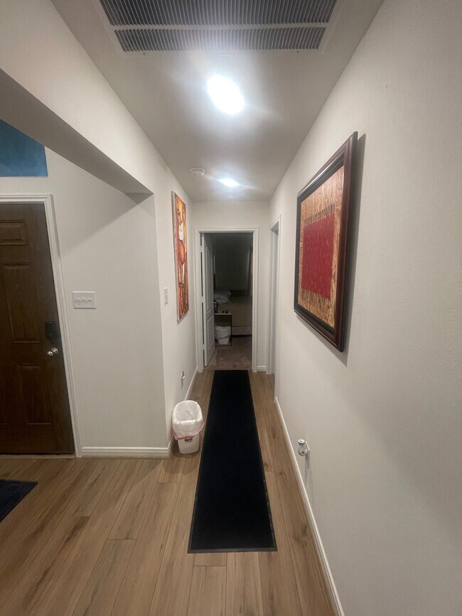 Foto del edificio - 12803 Pear Orchard Dr