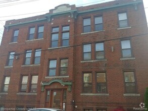 Building Photo - 1535 W Canfield St