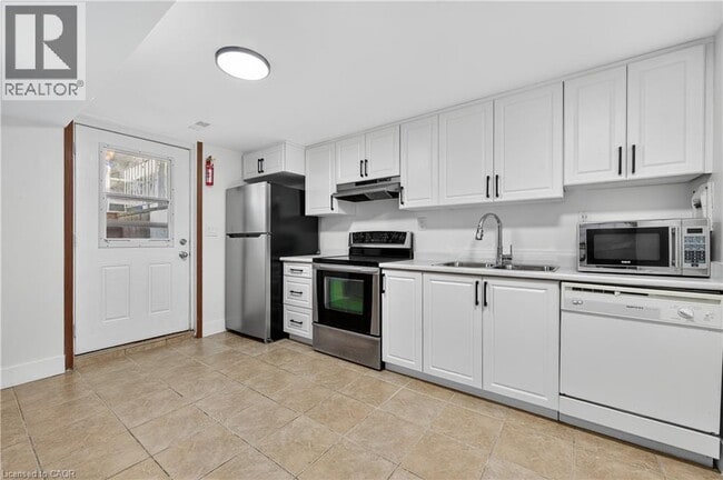 Building Photo - 369 Berkindale Dr