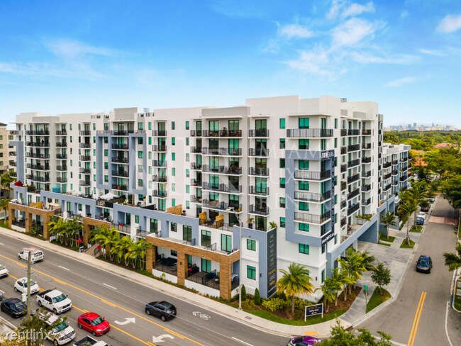 Building Photo - 1 br, 1 bath Condo - 6536 SW 22nd St