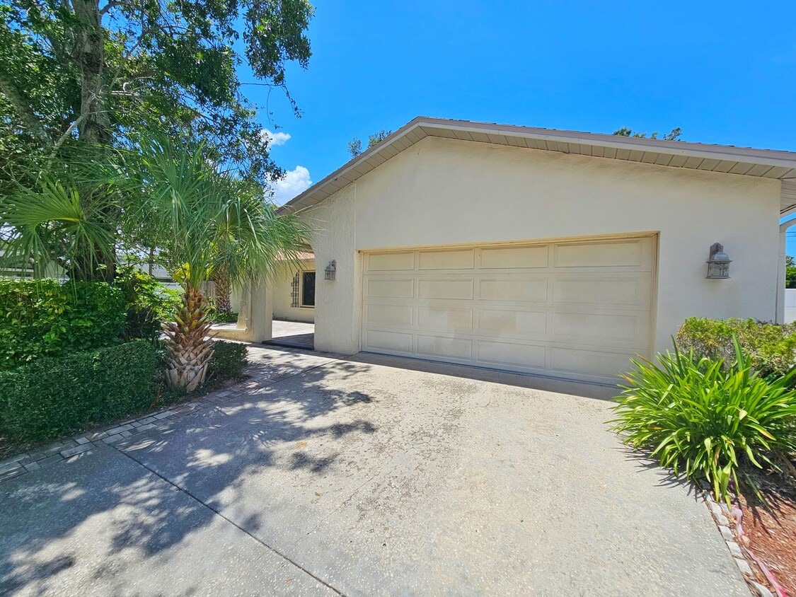 Primary Photo - 3 Bedroom 2 Bath Home in Safety Harbor