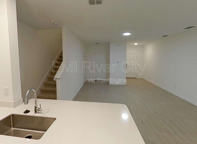 Foto del edificio - 347 Belfort Ct