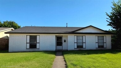Building Photo - 2018 Steamboat Springs Dr