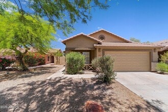 Building Photo - 17534 W Coyote Trail Dr