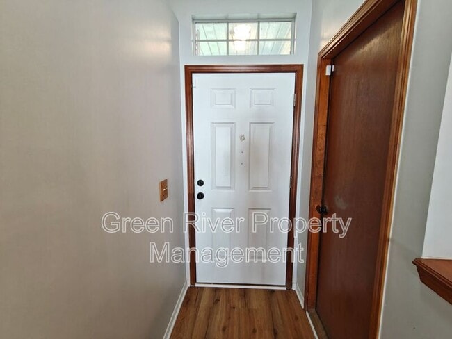 Building Photo - 1314 Cutlass Rd