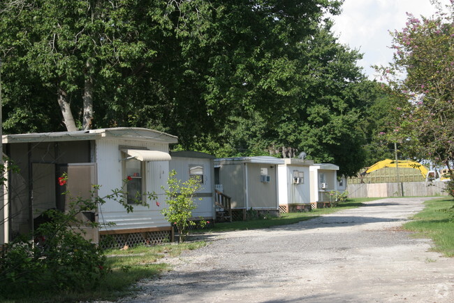 Building Photo - Tampa Bay Estates