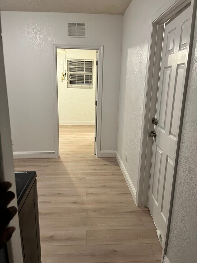 Foto principal - 7065 NW 49th Ct