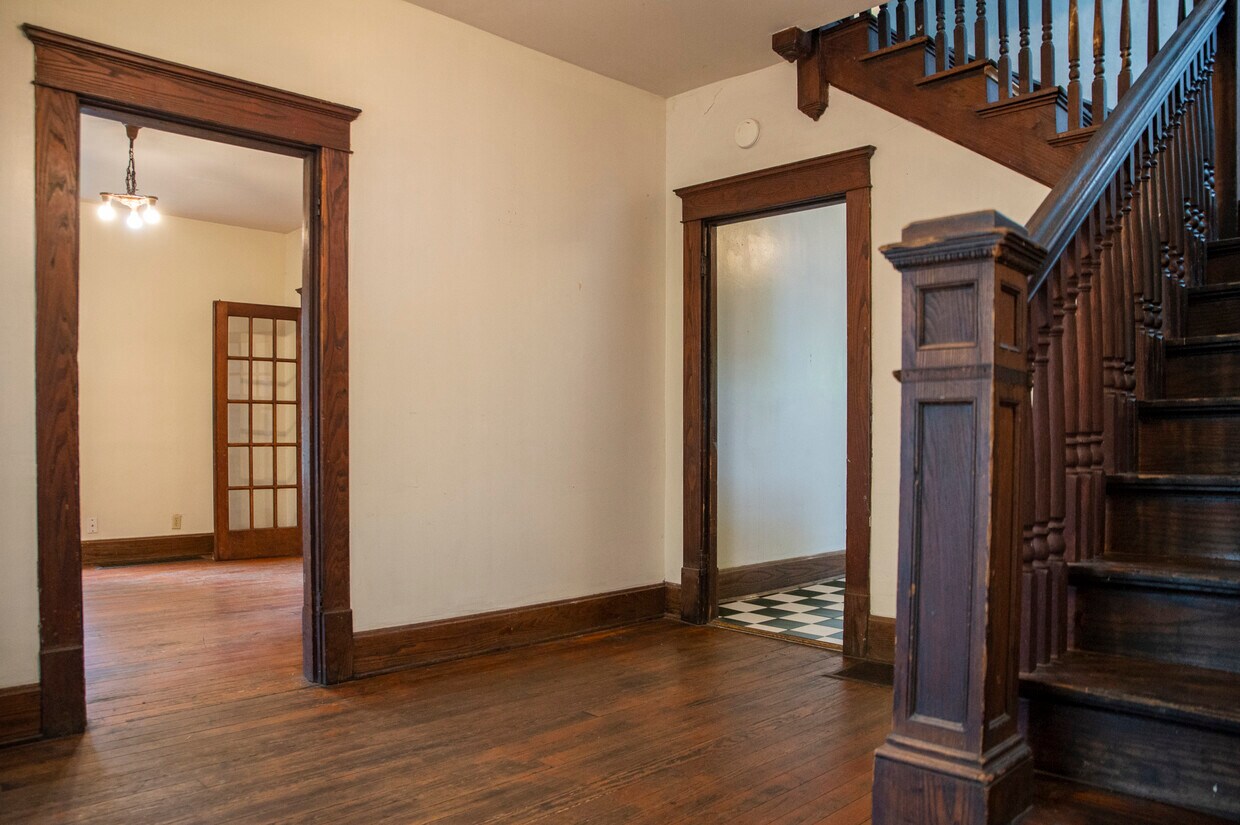 Primary Photo - 21 Smith St