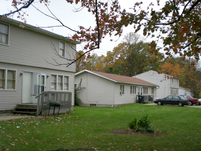 Building Photo - The Courtland Avenue Apartments