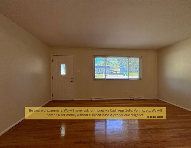 living room 1 - 522 Alcove Ave