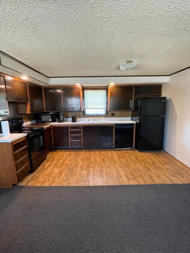 Primary Photo - $77 Move In Special